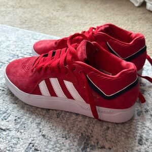 LIMITED EDITION Adidas “Tyshawn” Sneaker like new condition!!!